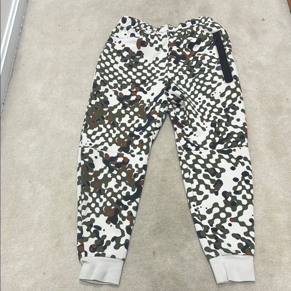 Nike sportswear tech digi Camouflage fleece Jogger Pants men’s Small EUC - Picture 6 of 13